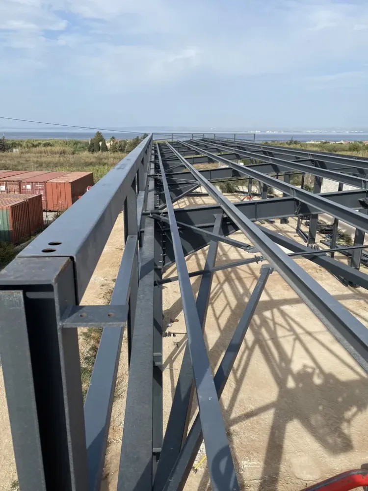 Charpente métallique à Beaumes-sur-Venise (13webp